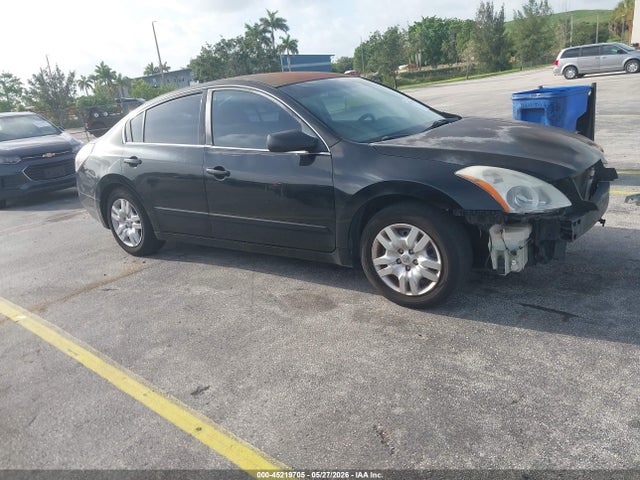 Salvage Nissan Altima Image