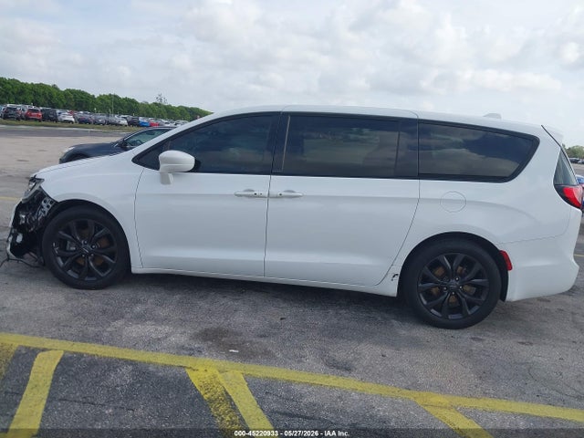 Chrysler Pacifica Touring Plus