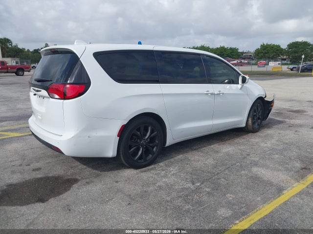 Chrysler Pacifica Touring Plus