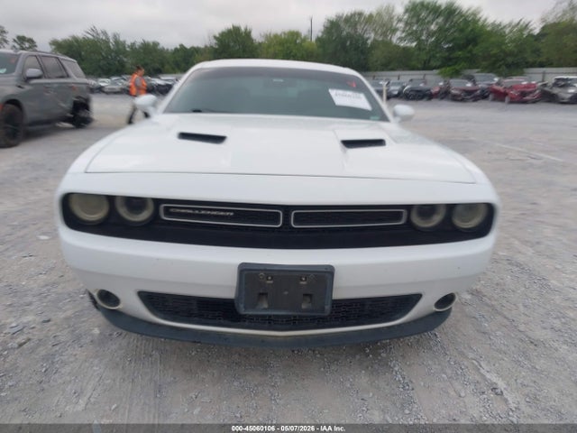 Dodge Challenger Sxt
