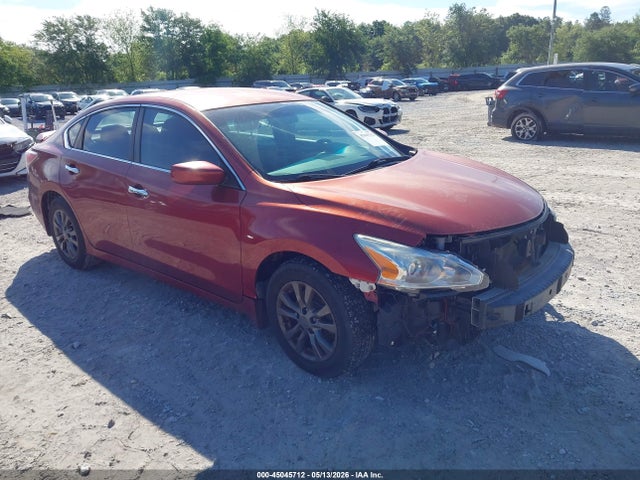 Salvage Nissan Altima Image