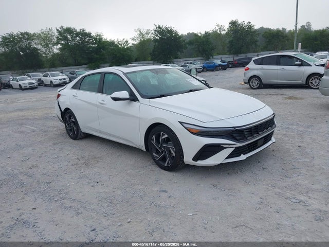 Salvage Hyundai ELANTRA Image