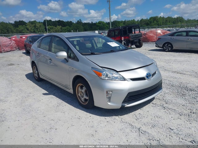 Salvage Toyota Prius Image