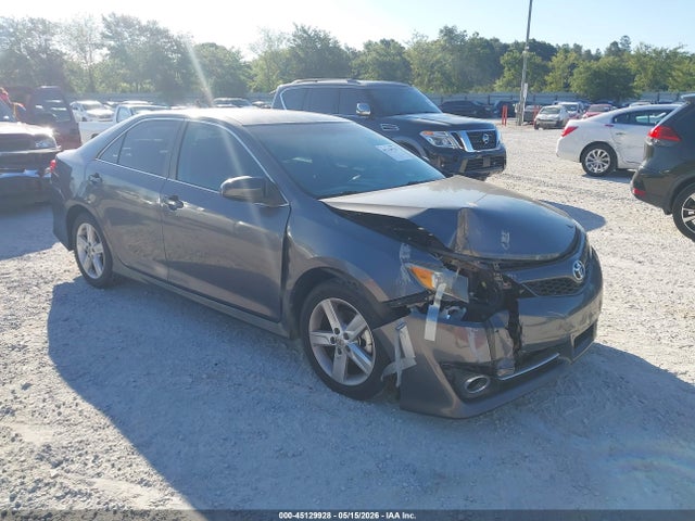 Salvage Toyota Camry Image