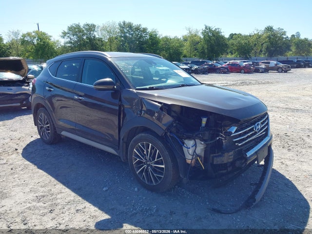 Salvage Hyundai TUCSON Image