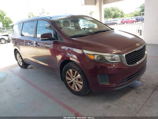 Salvage Kia Sedona Image