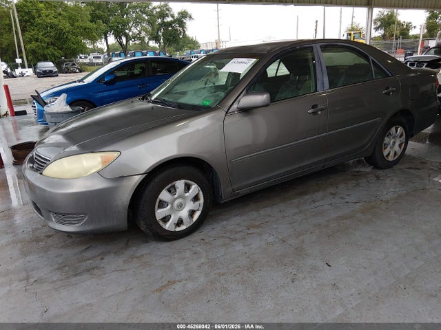Toyota Camry Le V6