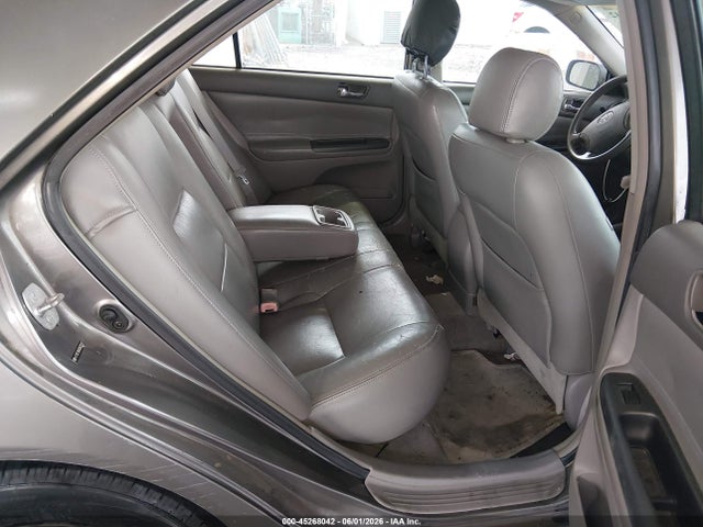 Toyota Camry Le V6