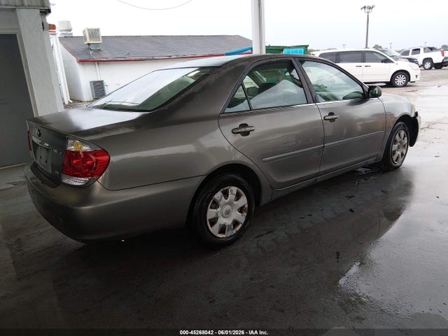 Toyota Camry Le V6
