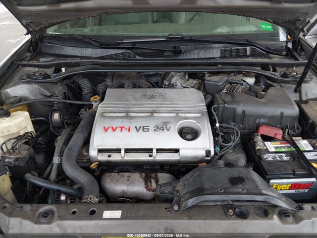 Toyota Camry Le V6