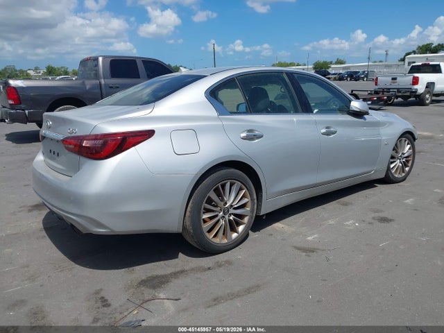 INFINITI Q50 Luxe