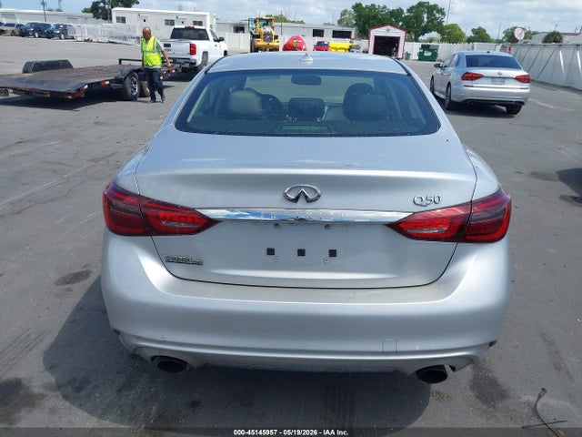 INFINITI Q50 Luxe