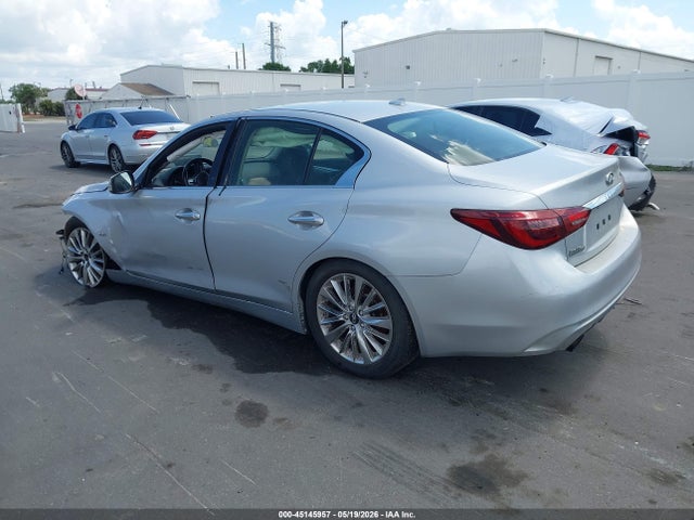 INFINITI Q50 Luxe