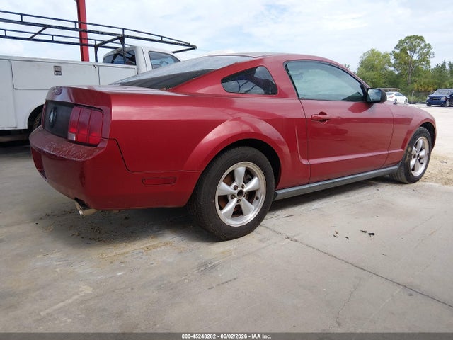 Ford Mustang V6 Deluxe