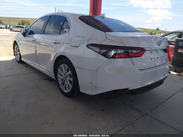 Toyota Camry Le