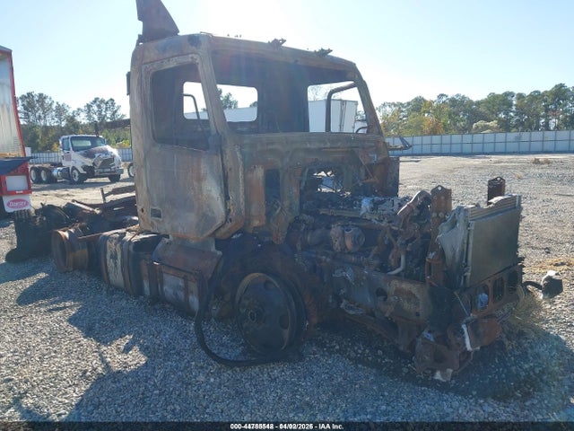 Salvage Volvo Vnl Image
