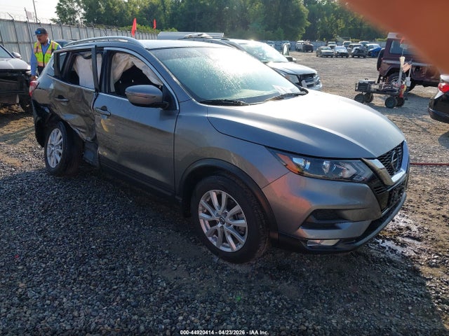 Salvage Nissan Rogue Image