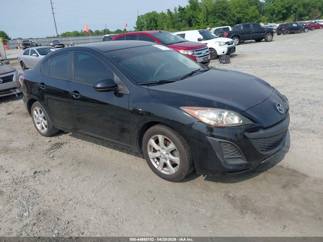 Salvage Mazda Mazda3 Image