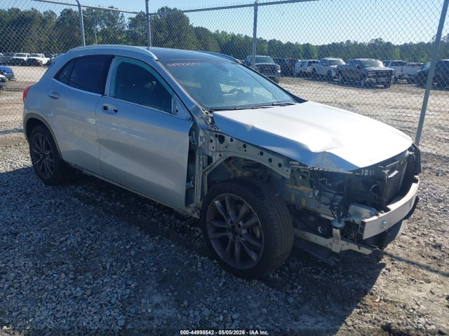 Salvage Mercedes-Benz GLA Image