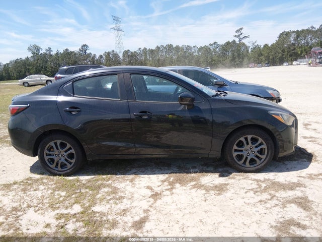 Toyota Yaris Le