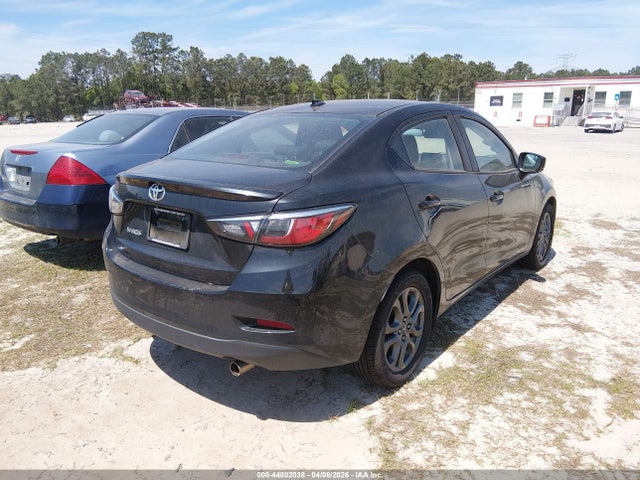 Toyota Yaris Le