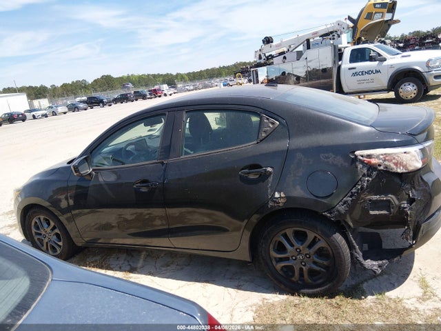 Toyota Yaris Le