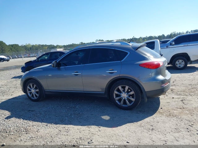 INFINITI Ex Journey