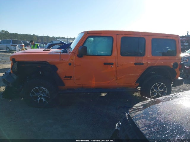 Jeep Wrangler 4-door Summit 4x4