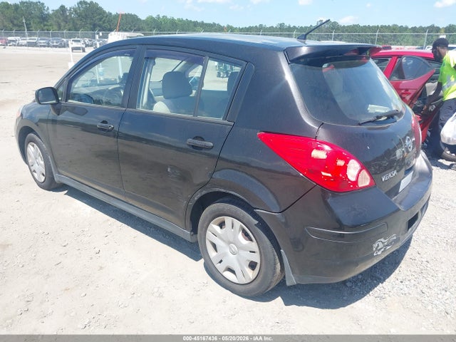 Nissan Versa 1.8s