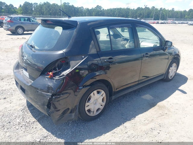 Nissan Versa 1.8s