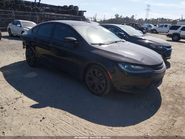 Salvage Chrysler 200 Image