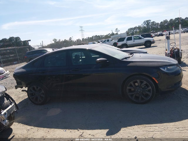 Chrysler 200 S
