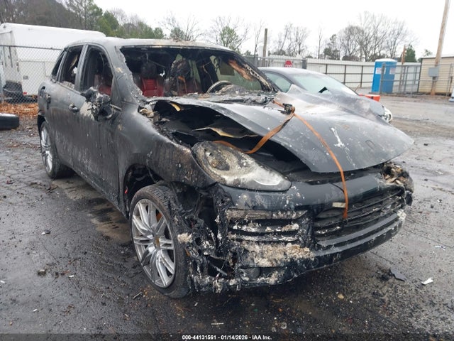 Salvage Porsche Cayenne Image