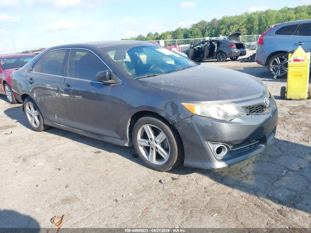 Salvage Toyota Camry Image