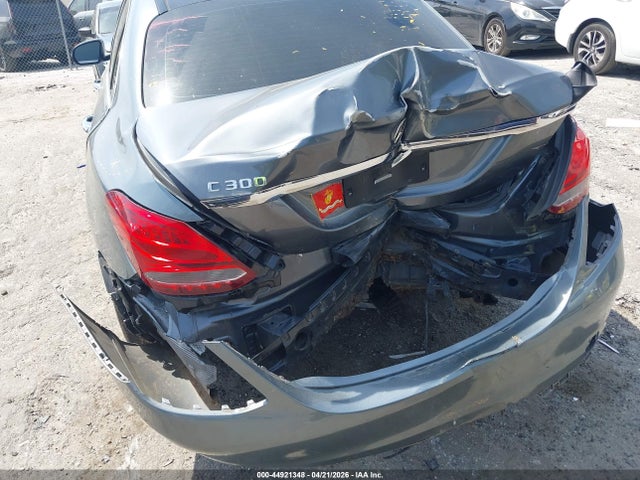 Mercedes-Benz C-Class Luxury