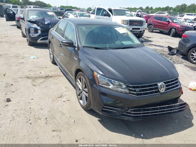 Salvage Volkswagen Passat Image