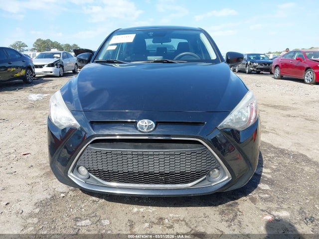 Toyota Yaris Le