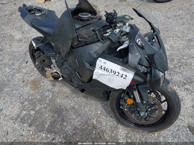 Salvage Honda Cbr1000 Image
