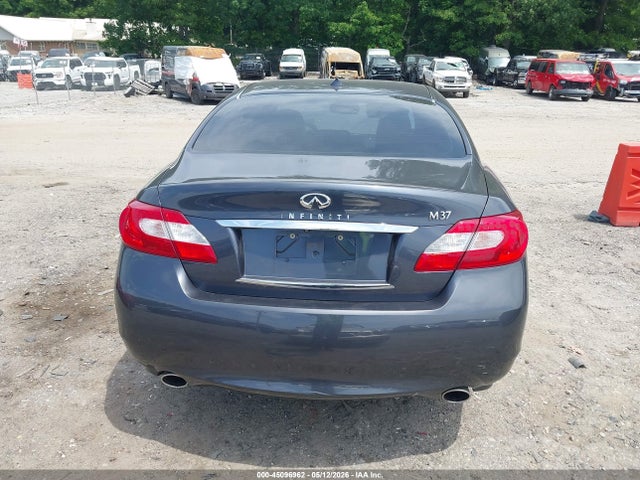 INFINITI M37