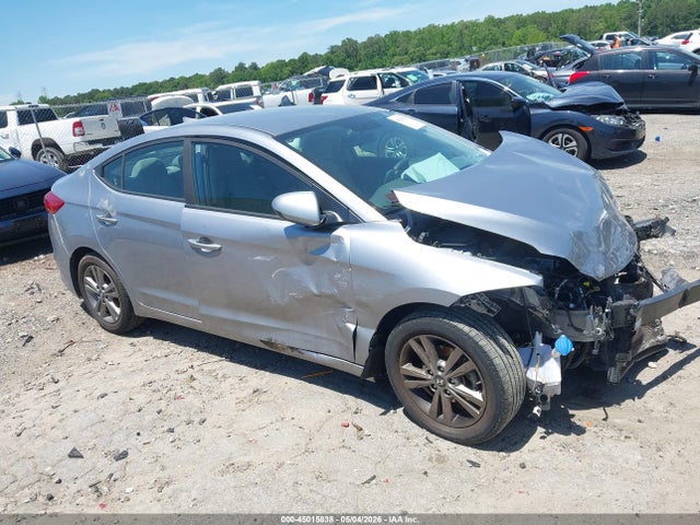 Salvage Hyundai ELANTRA Image