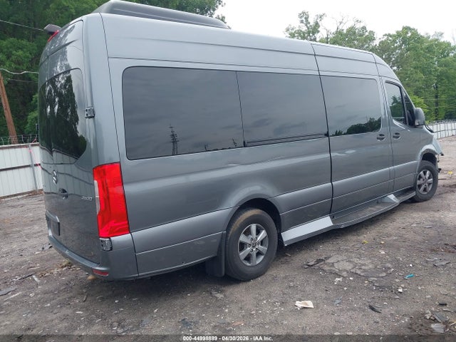 Mercedes-Benz Sprinter 2500 High Roof V6