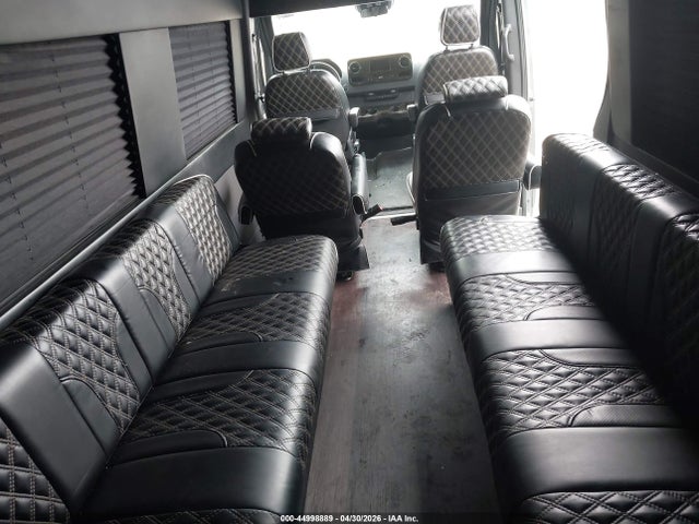 Mercedes-Benz Sprinter 2500 High Roof V6