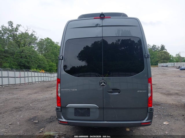 Mercedes-Benz Sprinter 2500 High Roof V6