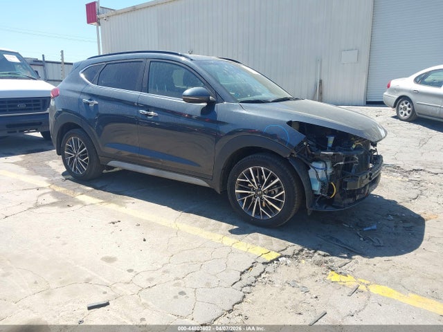 Salvage Hyundai TUCSON Image