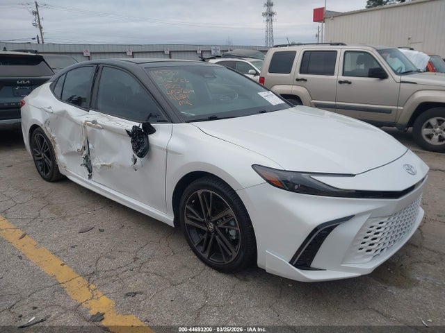 Salvage Toyota Camry Image