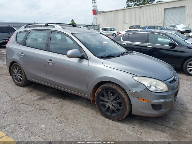 Salvage Hyundai ELANTRA Image