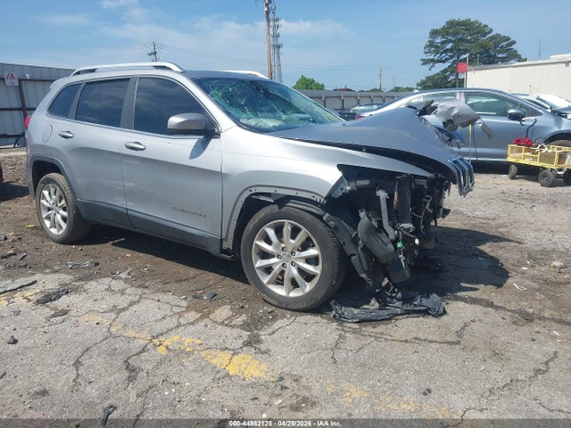 Salvage Jeep Cherokee Image