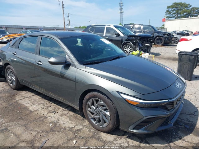 Salvage Hyundai ELANTRA Image