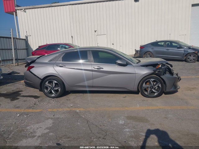 Hyundai ELANTRA Sel