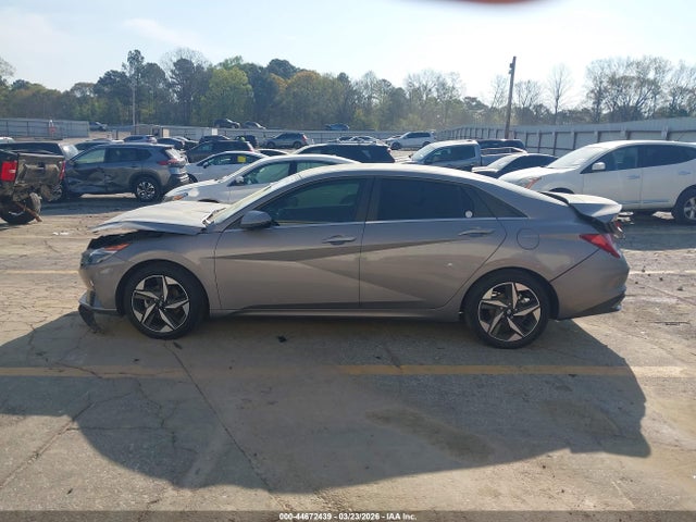 Hyundai ELANTRA Sel
